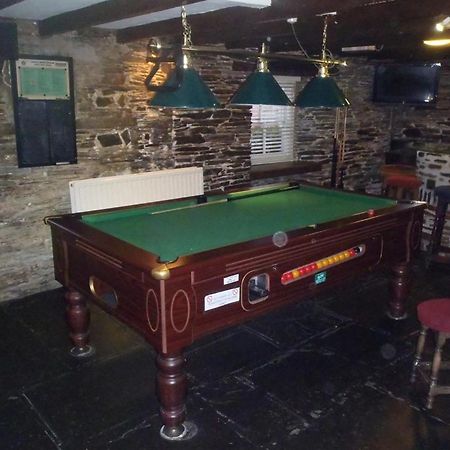 The Farmers Arms Сент-Меррин Екстер'єр фото