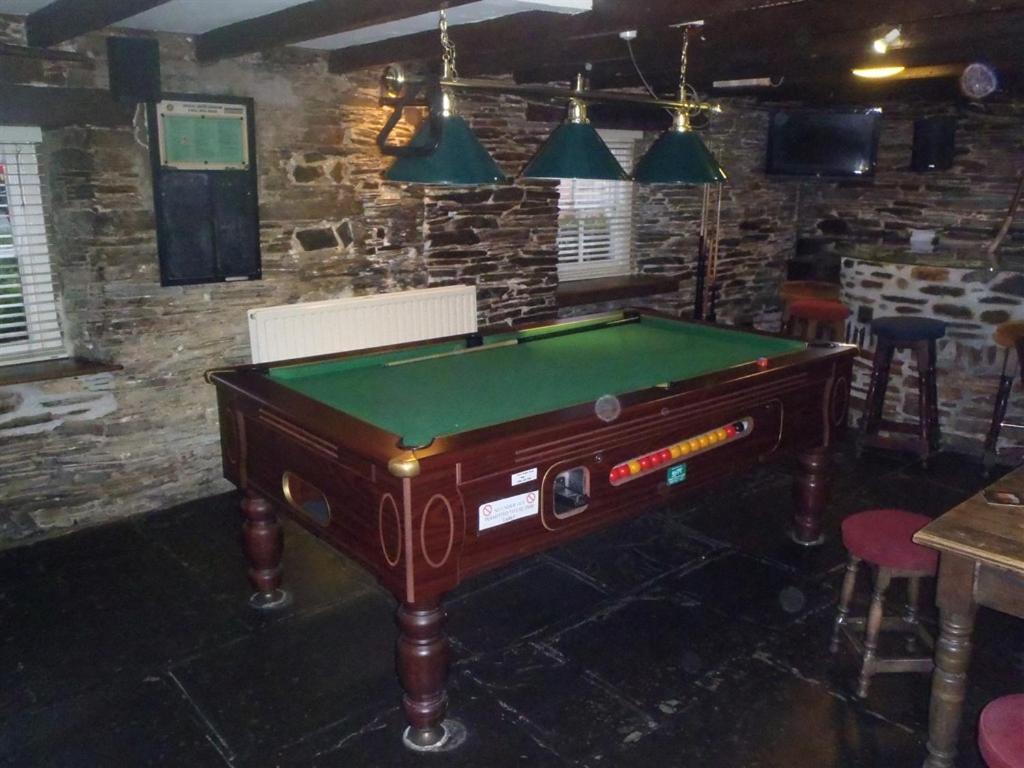 The Farmers Arms Сент-Меррин Екстер'єр фото